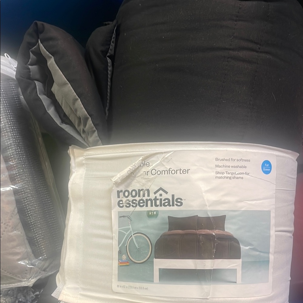 Room Essentials Black Comforter